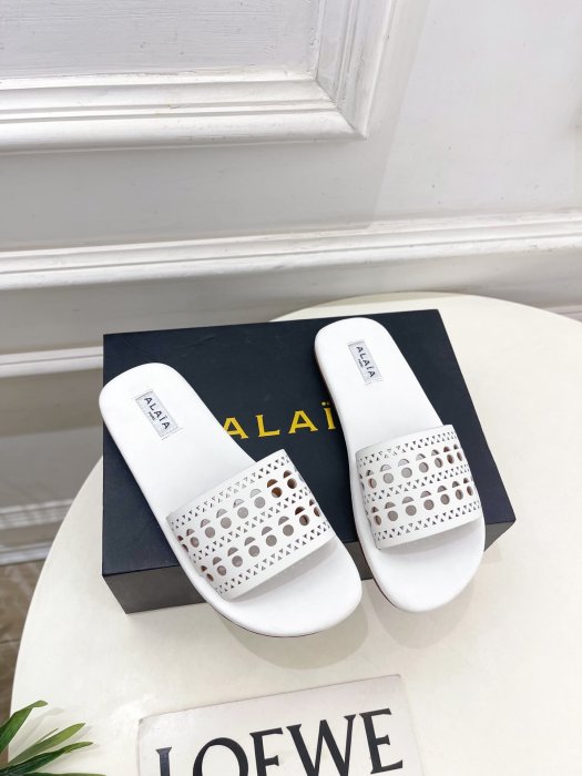 Шлепанцы женские фото 2