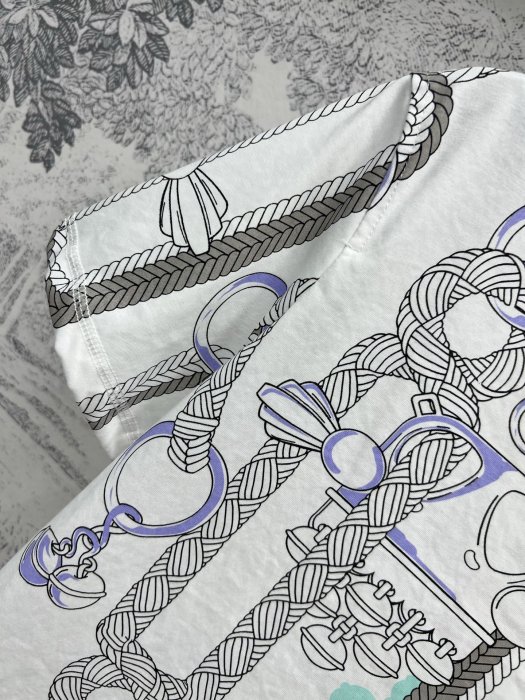 Футболка жіноча фото 5