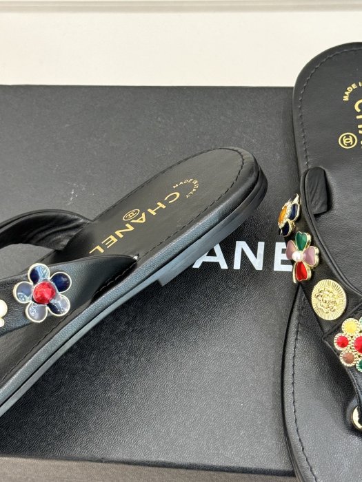 Шлепанцы фото 6