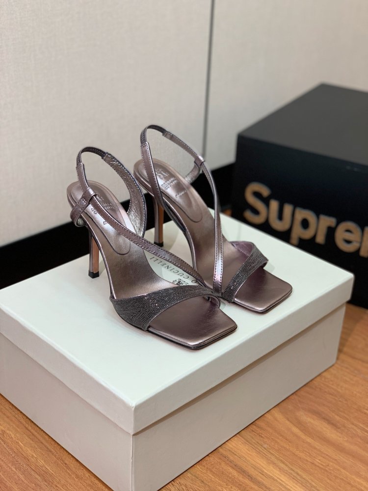 Босоножки фото 3