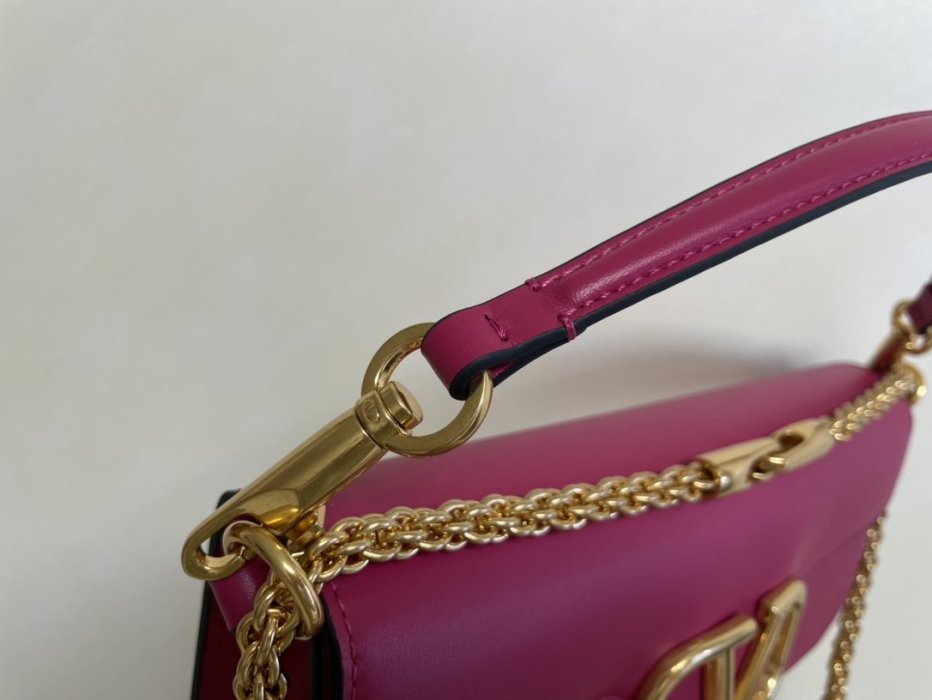 A bag women's Valentino Garavani Mini Loco 27 cm фото 6
