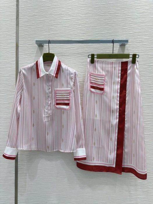 Costume female