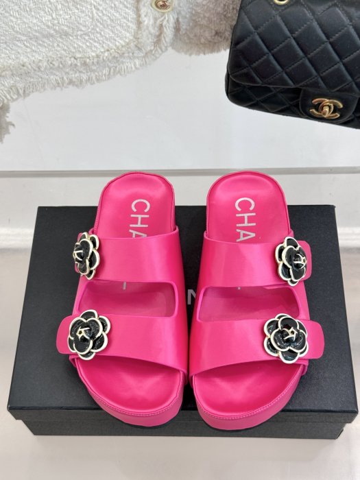 Шлепанцы фото 4