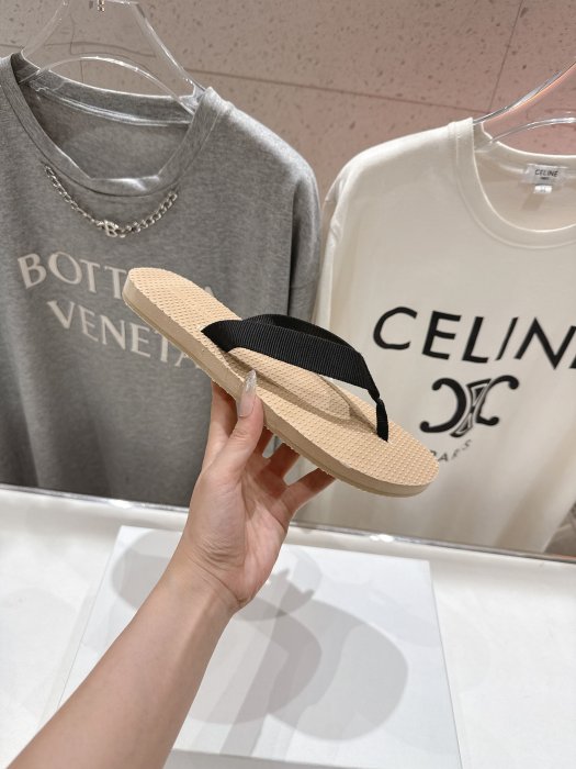 Шлепанцы женские фото 5