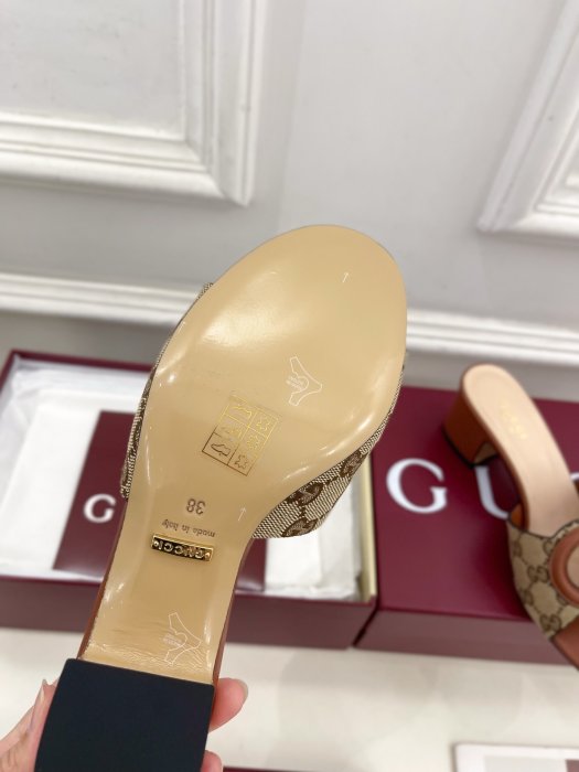 Босоножки фото 9