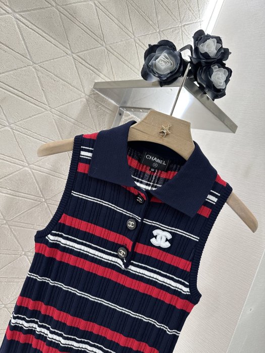 T-shirt women's фото 8