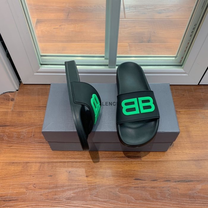 Шльопанці фото 2