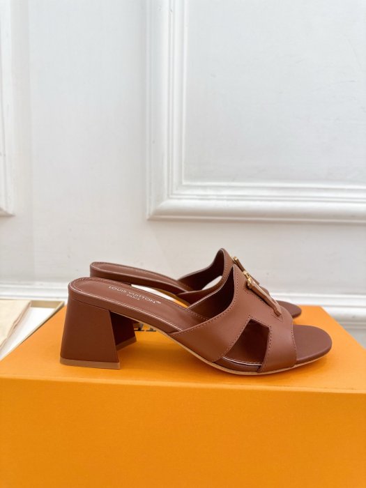 Босоножки фото 4