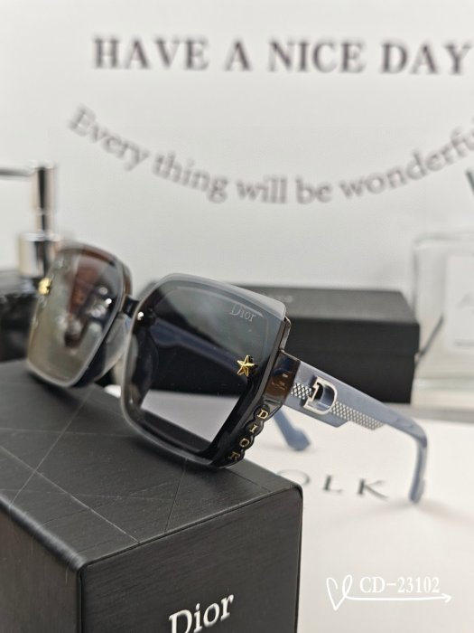 Очки солнцезащитные