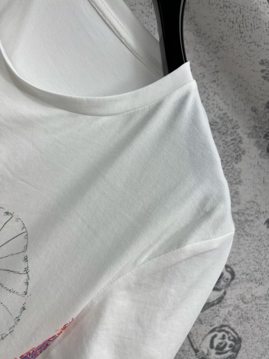 T-shirt women's фото 6