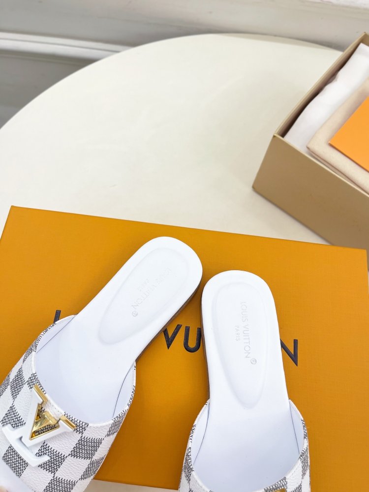 Шлепанцы женские фото 8