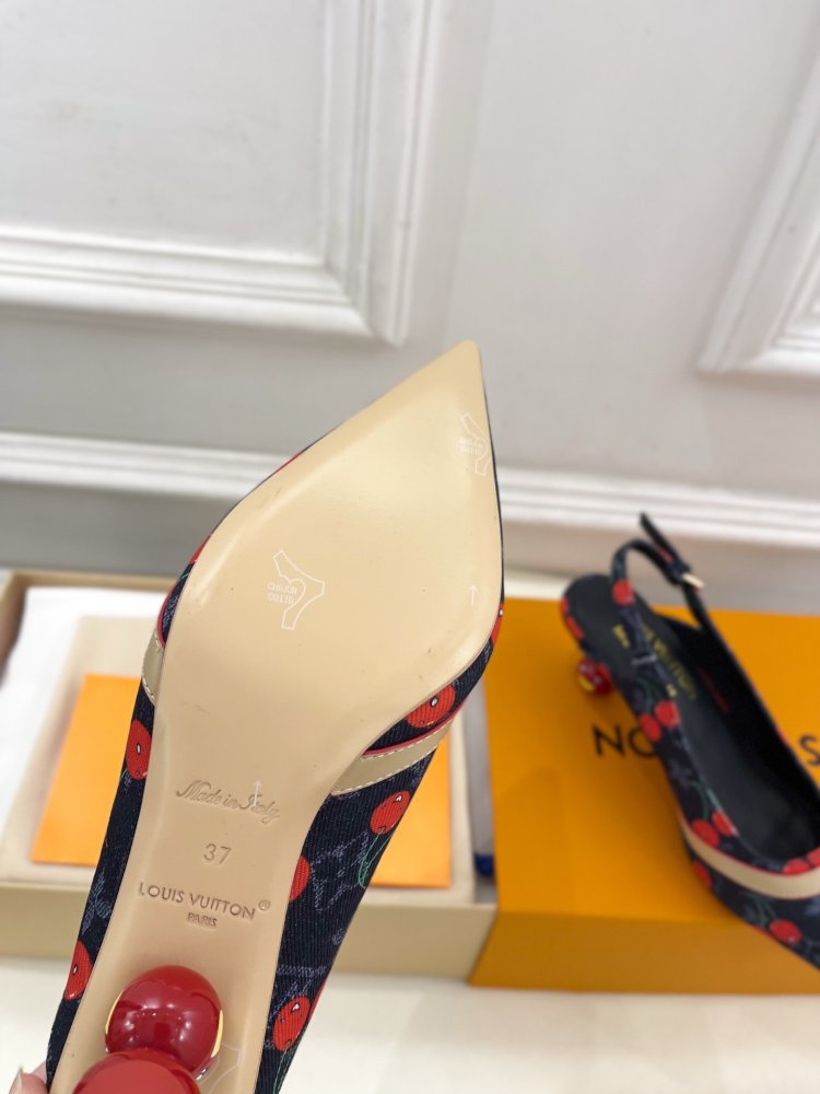 Босоніжки фото 9