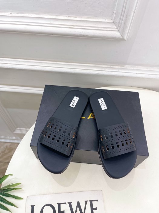 Шлепанцы женские