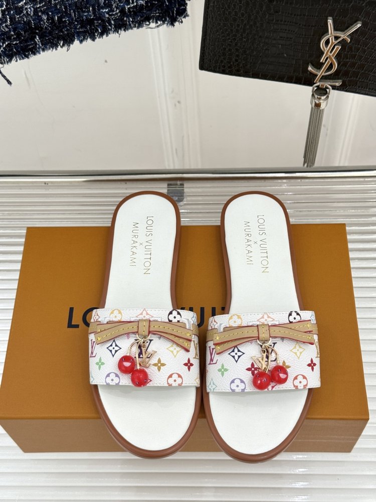 Шлепанцы женские фото 4