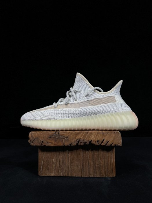 Кросівки Yeezy 350V2