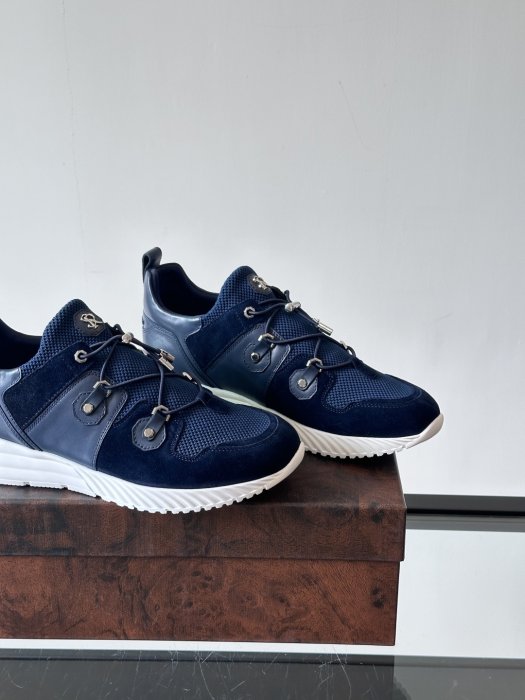 Кросівки фото 8