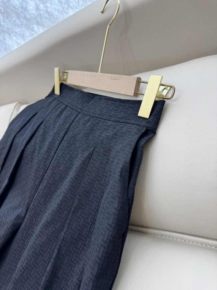 Широкі брюки з темним візерунком фото 6