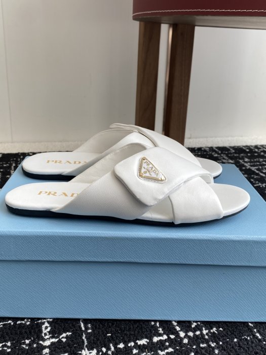 Шлепанцы фото 2