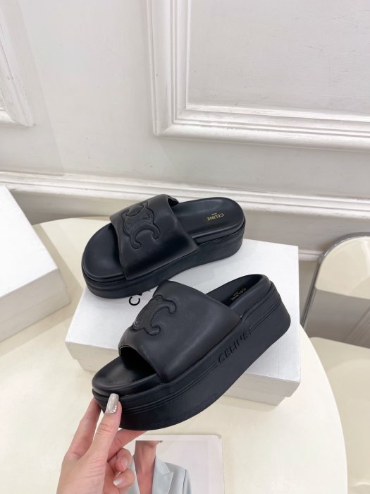 Шлепанцы женские фото 3