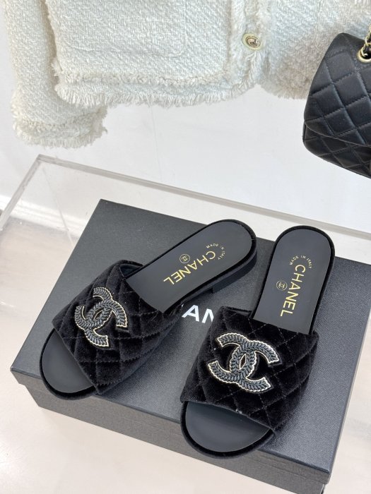 Шлепанцы фото 2