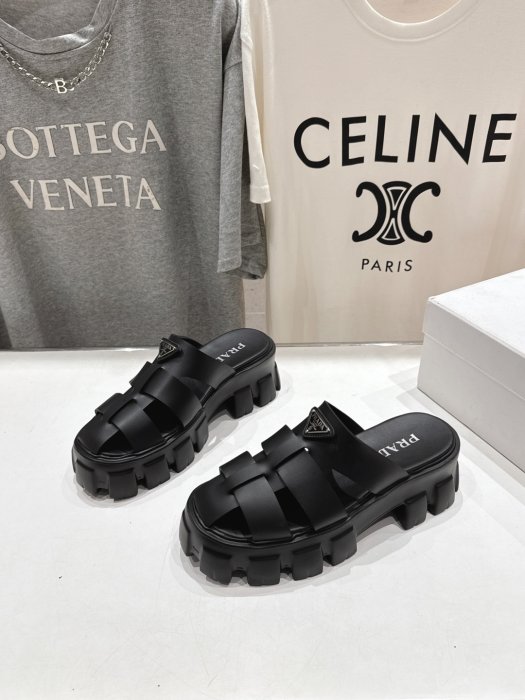 Шлепанцы фото 3