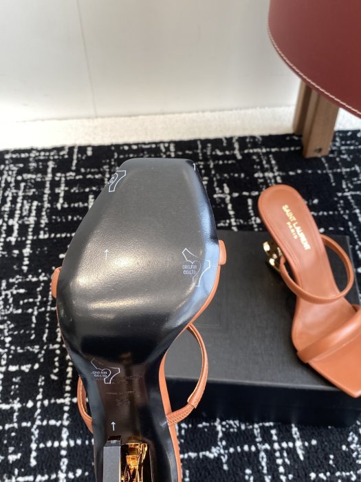 Босоножки фото 9