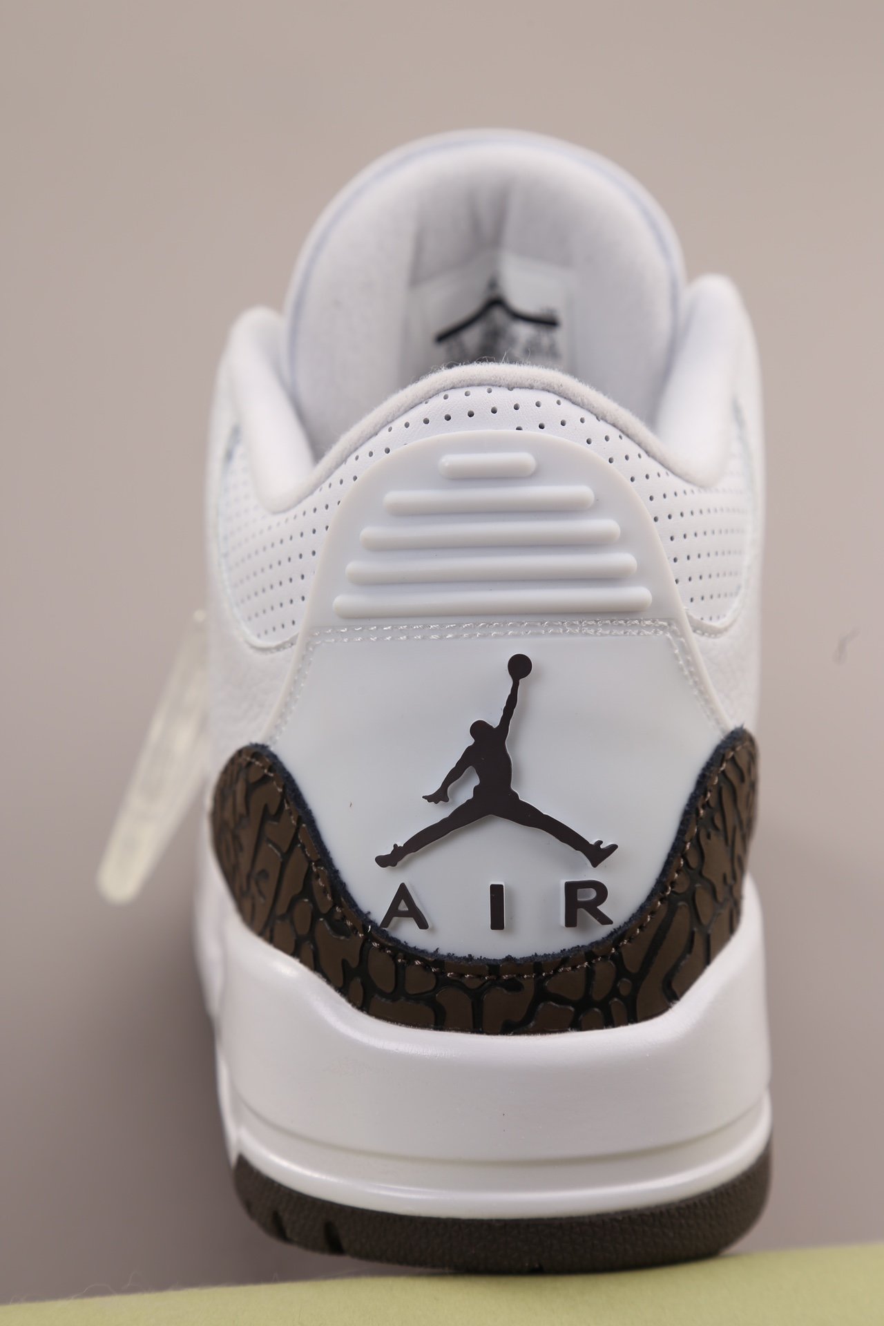 Кросівки Air Jordan 3 Retro Mocha - 136064-122 фото 5