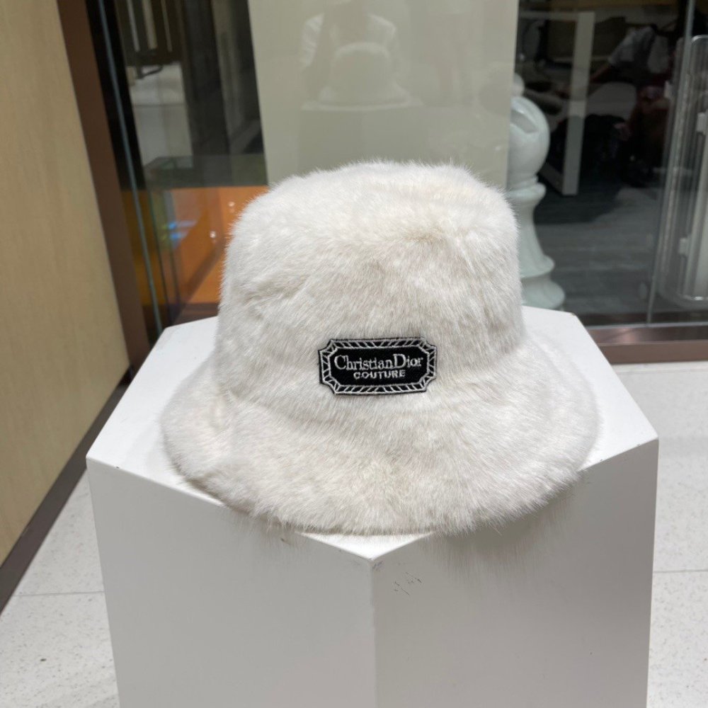 A cap fur winter