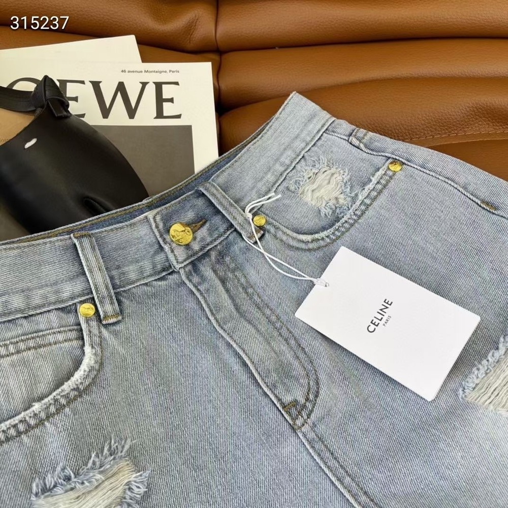 Рваные джинсовые шорты женские фото 3