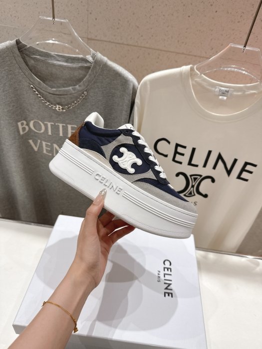 Кроссовки женские фото 5