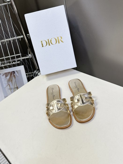 Шльопанці жіночі