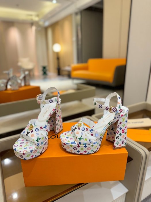 Босоножки фото 6