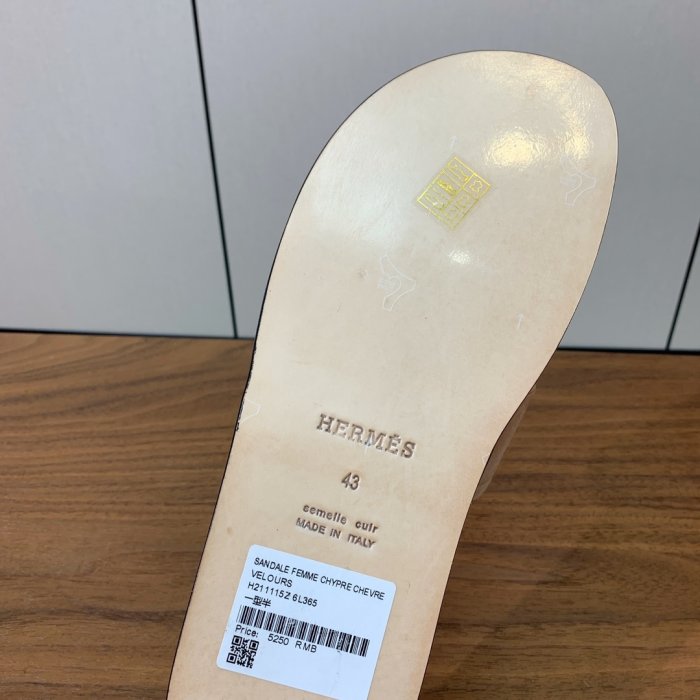 Шлепанцы женские фото 8