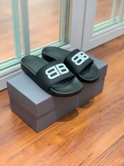 Шлепанцы фото 4