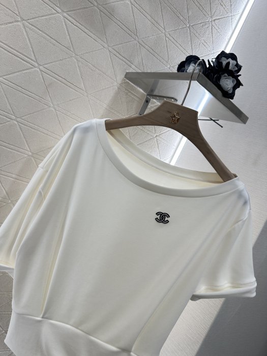 T-shirt women's фото 4