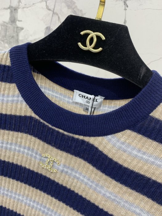 Футболка жіноча фото 3