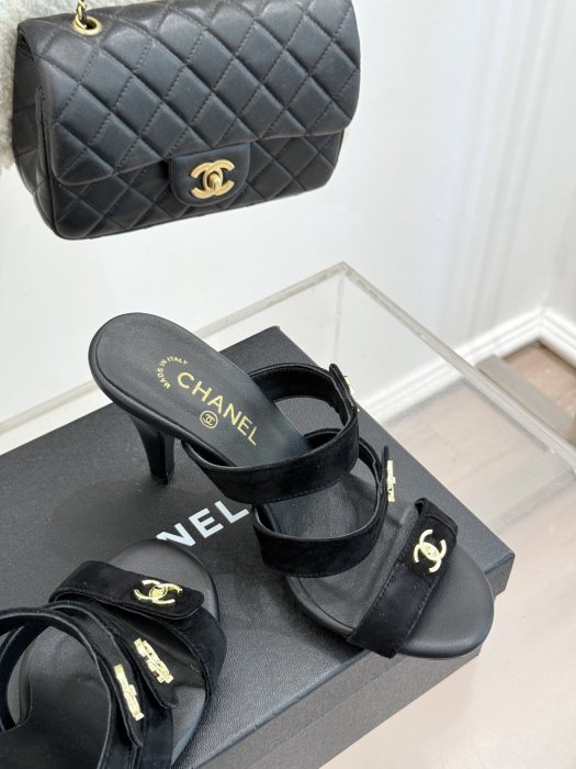 Босоножки фото 5