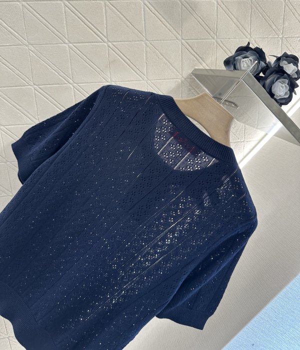 T-shirt women's фото 4