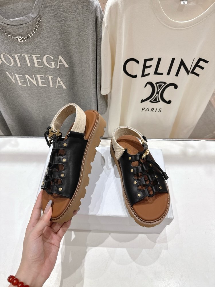 Сандалі жіночі фото 4