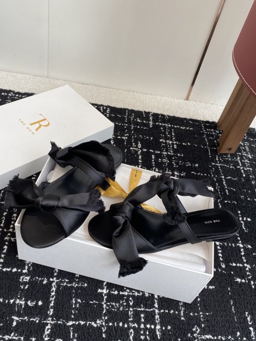 Босоножки фото 3