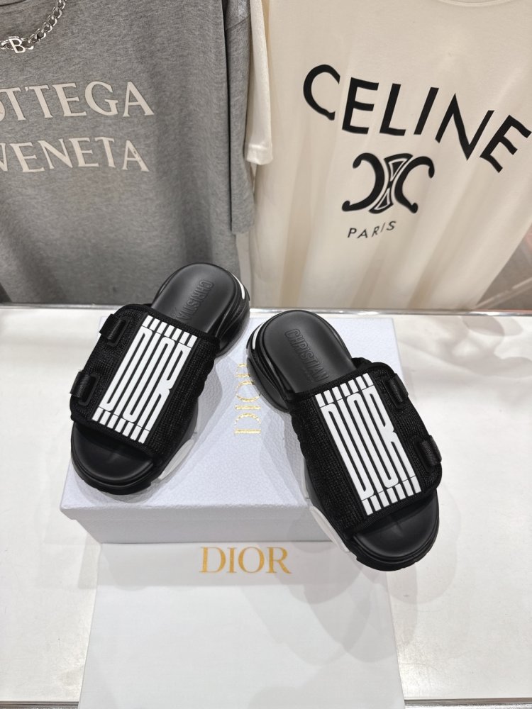 Шлепанцы женские фото 2