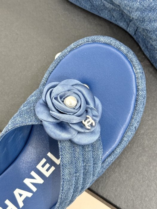 Шлепанцы женские фото 7