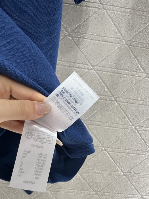 T-shirt women's фото 9