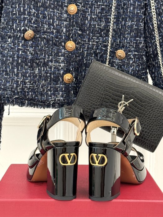 Босоножки фото 6