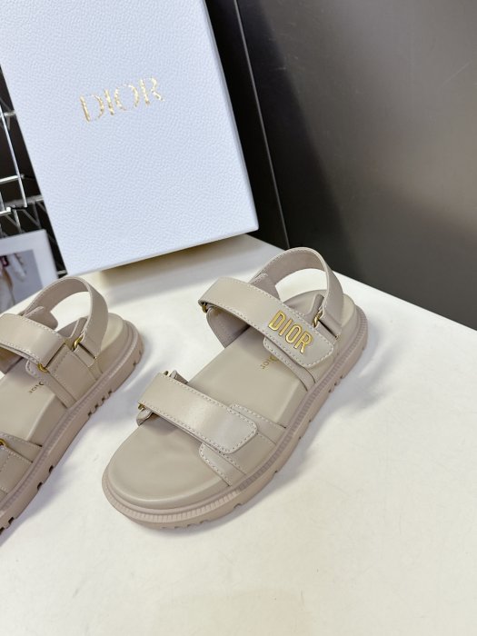 Сандалі жіночі фото 3