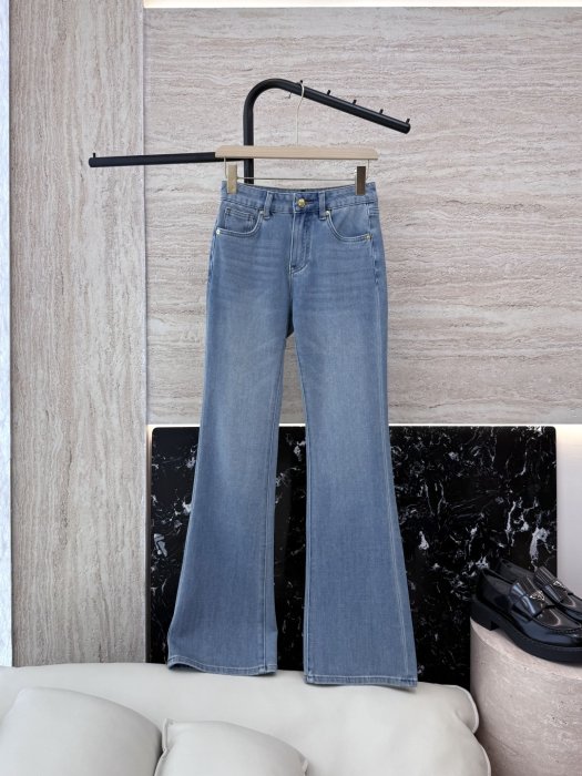 Джинси жіночі