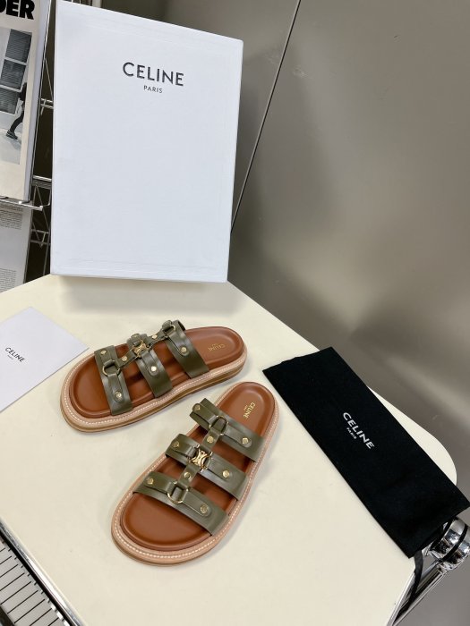 Шлепанцы фото 3