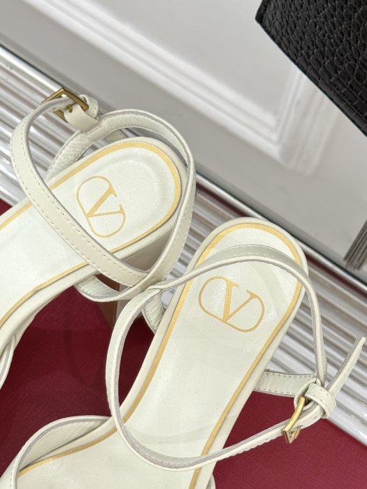 Босоножки фото 8