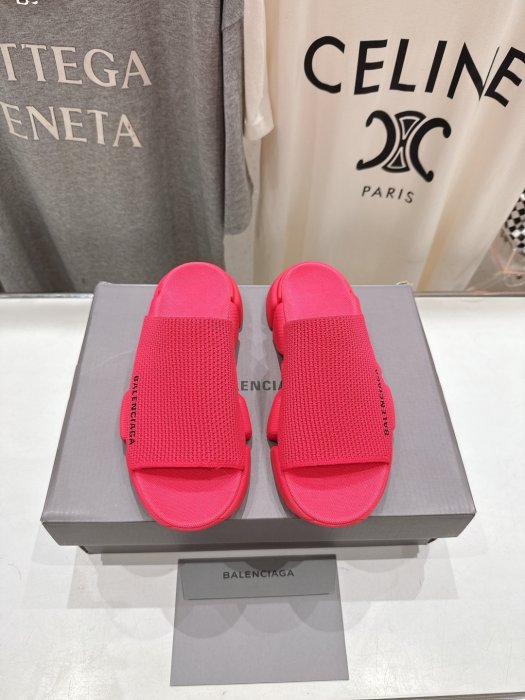 Шлепанцы женские