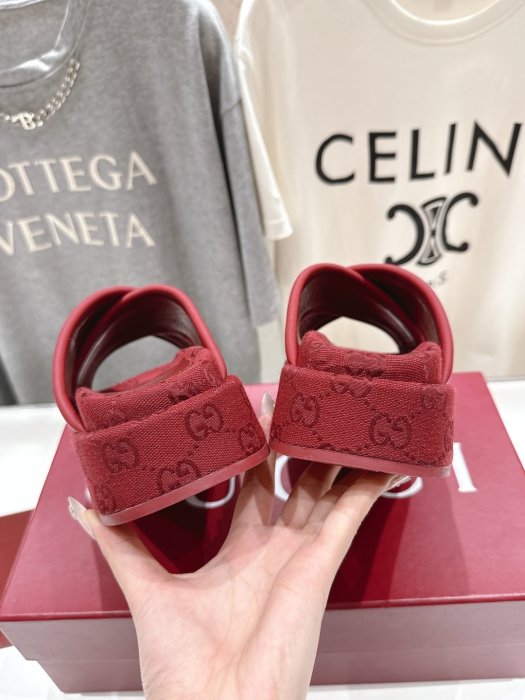 Шлепанцы фото 8